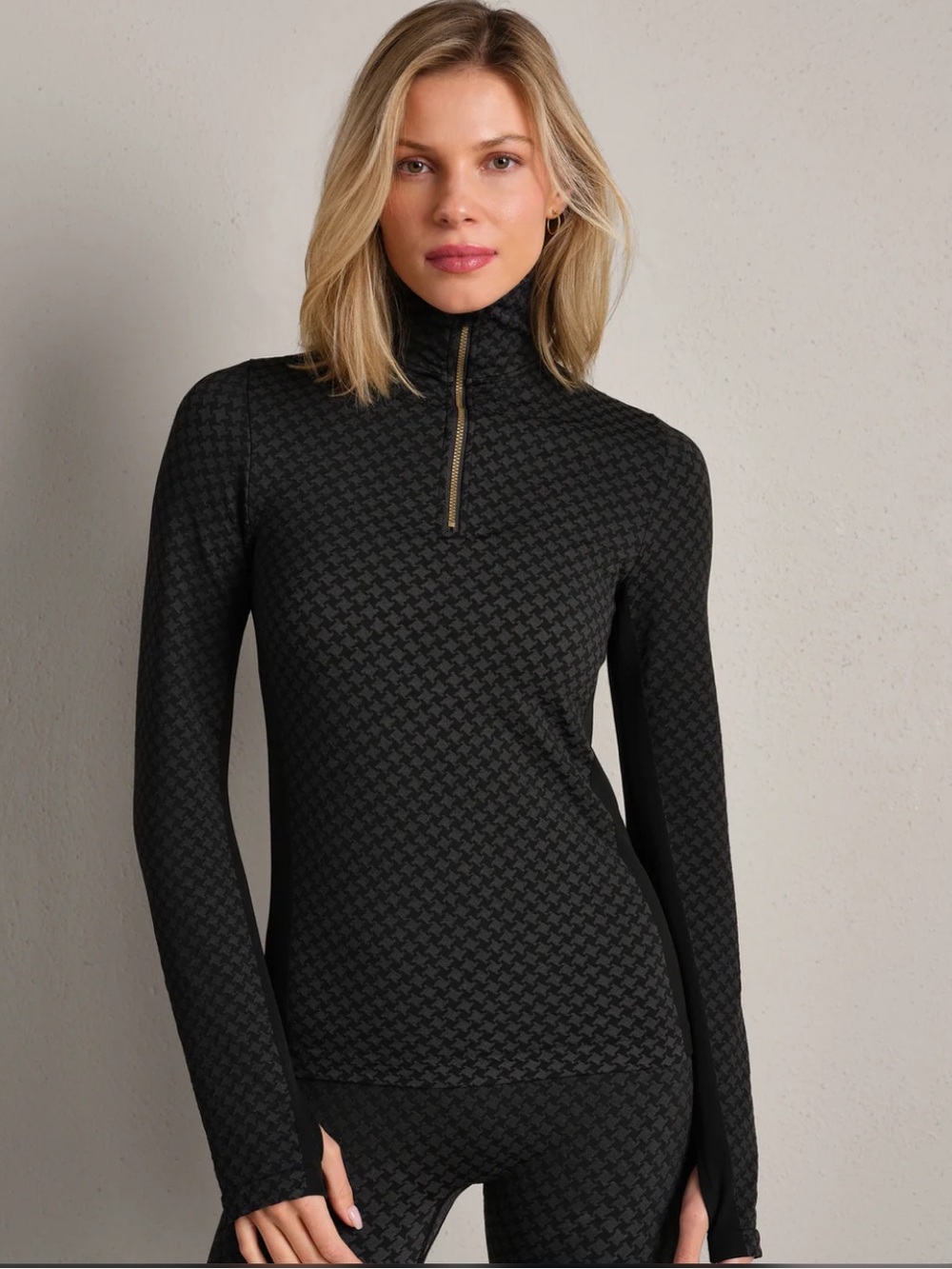 Rhone Après Houndstooth Seamless 1/4 Zip in Pure Black Houndstooth jacket